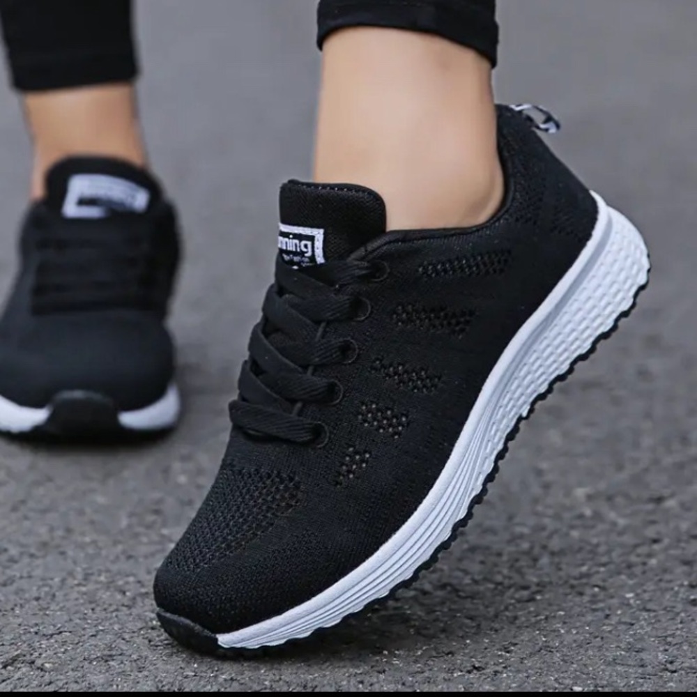 🌹HPx8🌹$1 for Bundle, read⬇️ Breezy Sneaker Breathable Retro Running Sneakers